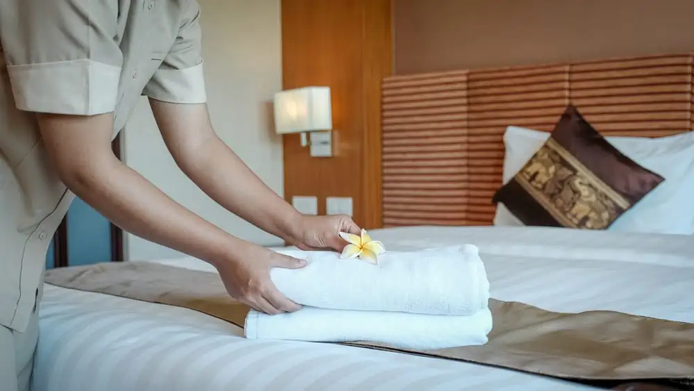 10 Tips for a Comprehensive Housekeeping Routine